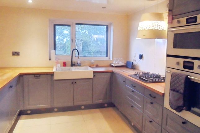 33, Bunkers Lane, West Yorkshire photo 3