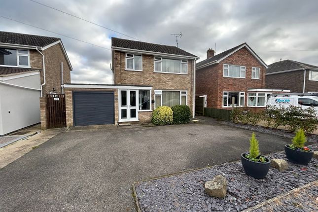 Thumbnail Detached house for sale in Pinewood Close, Bourne