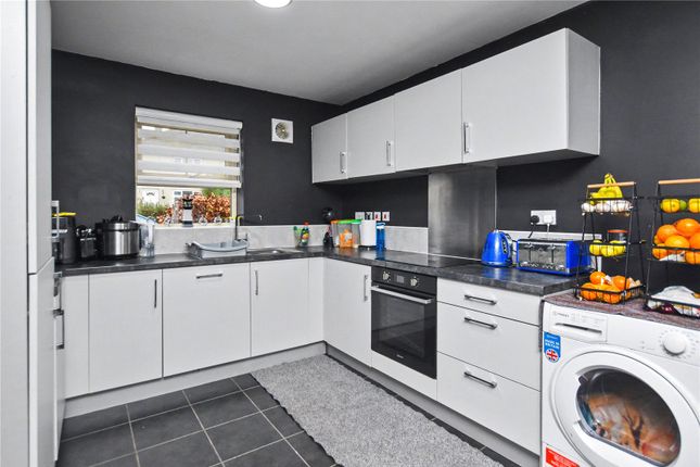7, Asket Drive, Leeds photo 4