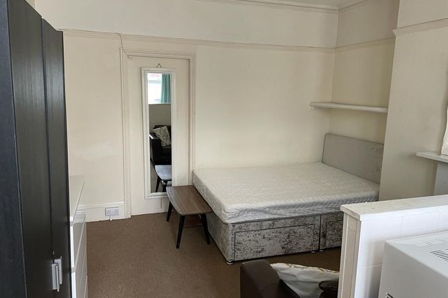 St Michaels Place, Brighton photo 3