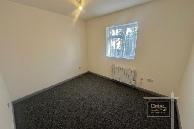 Flat 5,  98, Bitterne Road West, SOUTHAMPTON photo 3