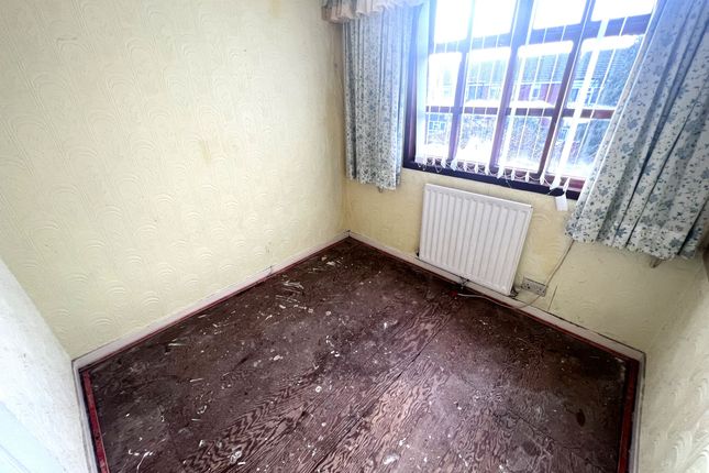Town house for sale in Poplar Avenue, Bentley, Walsall