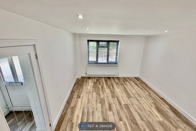 Bollinger Close, Duston, Northampton photo 3