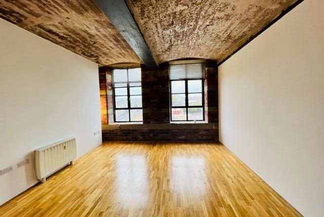 308 Silk Warehouse, Lilycroft Road, Bradford photo 3