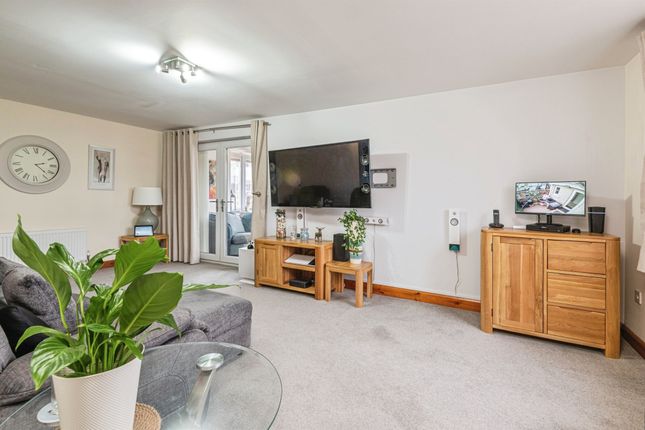 22a, Wherwell Road, Brighouse photo 2