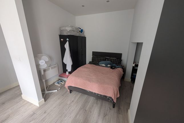 Apartment 1, 10a, The Rock, Bury photo 3