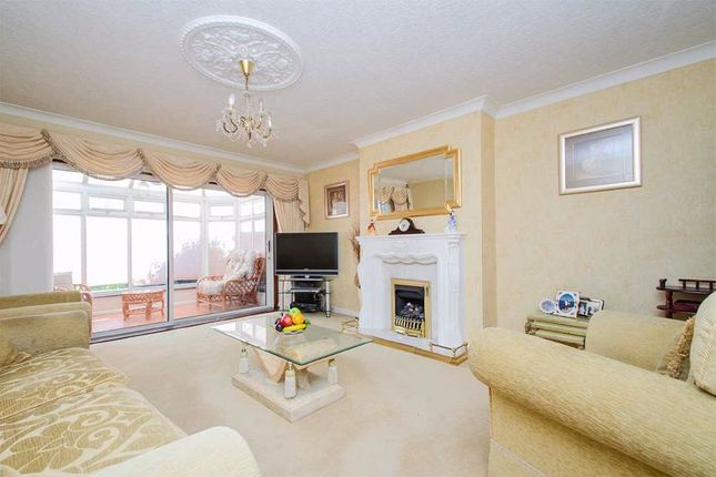 20, Hillcrest Rise, Burntwood photo 3