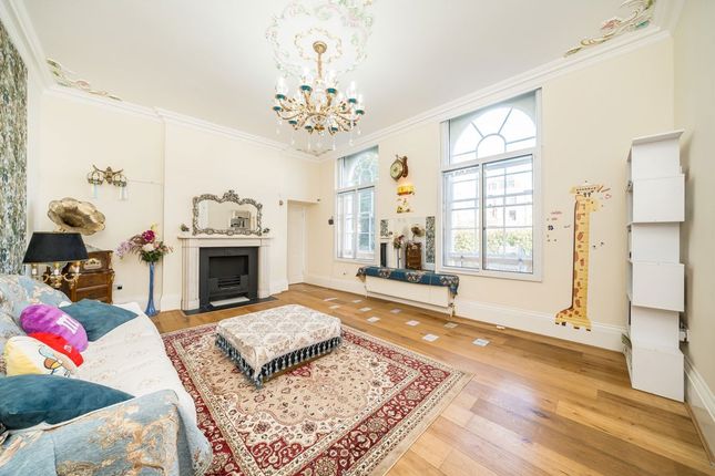 49, Clapham High Street, London photo 3