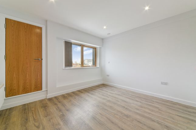 Duplex to rent in Beresford Street, London