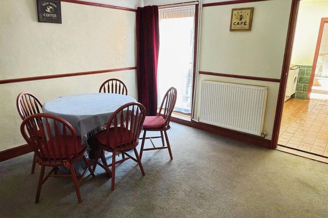 109, Wollaston Road, Lowestoft photo 3