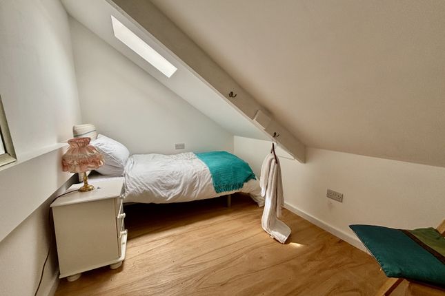 Flat 5, 12 Pendarves Road, PENZANCE photo 4
