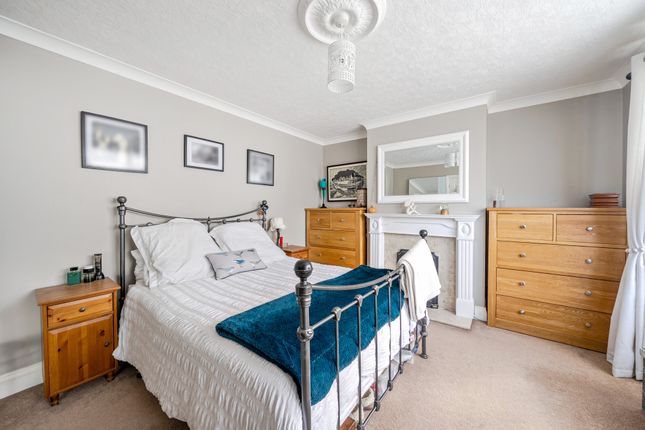 9, Cross Way, Harpenden photo 5