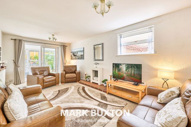 20 Waveney Grove, Newcastle-under-Lyme photo 4