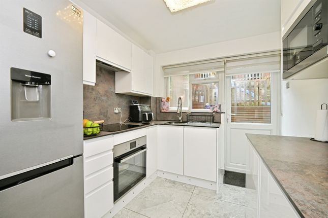 30, Barnard Acres, Waltham Abbey photo 4