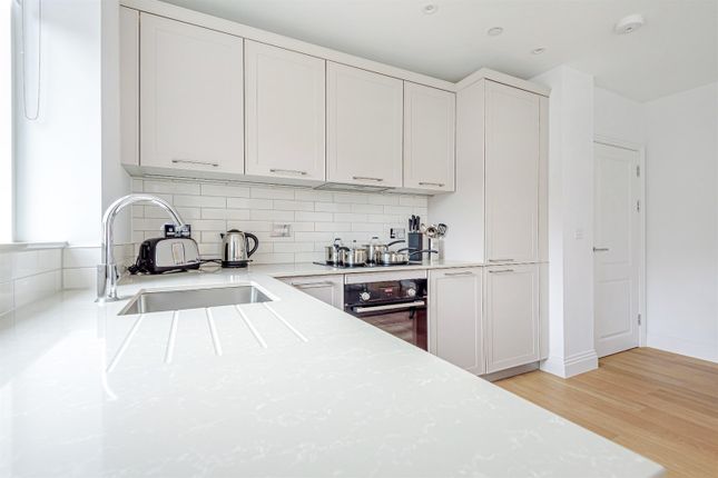 Flat to rent in Carraway Street, Reading