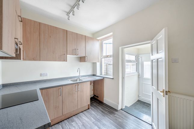 8 Mayfield Terrace, Harrogate photo 2