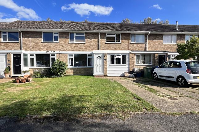 Thumbnail Terraced house for sale in Knights Close, Windsor
