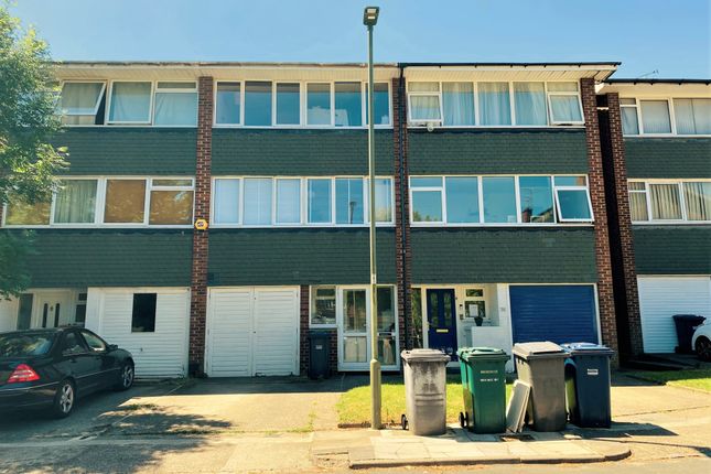 Thumbnail Town house for sale in Doggetts Close, East Barnet