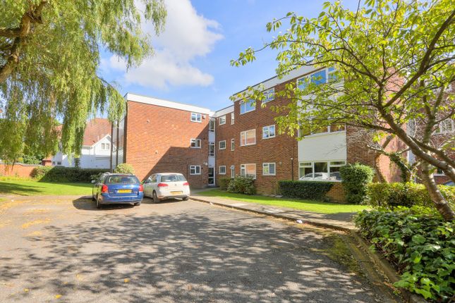 Thumbnail Flat to rent in Lemsford Road, St Albans, Hertfordshire