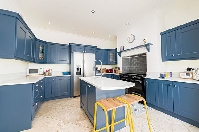 9 Dawstone Road, Wirral photo 2