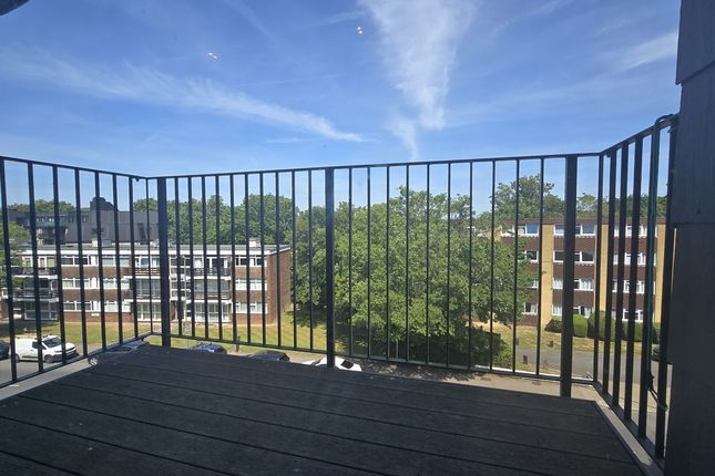 Flat 11, Oakdene, 51 Bourne Way, Bromley photo 4