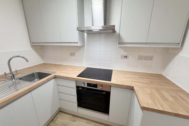 25, Beech Court, Rugby photo 2