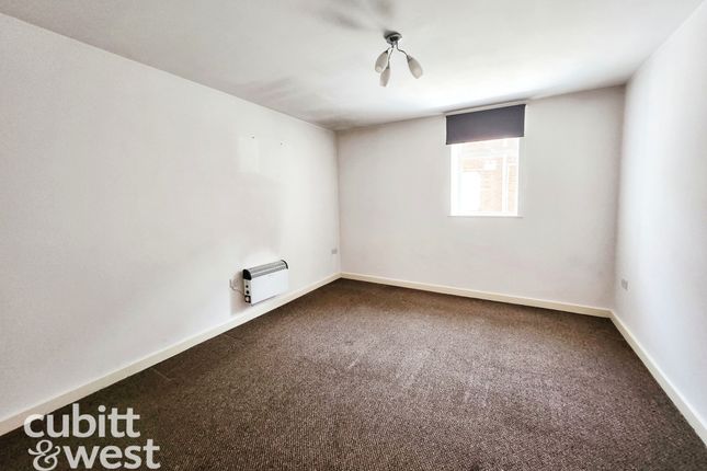 Flat 6, Stratton House, 67-77, Greywell Road, Havant photo 4