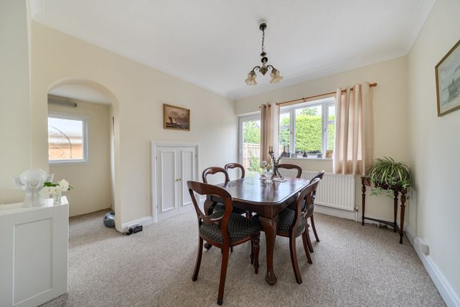6, Crescent Drive, Berkshire photo 4