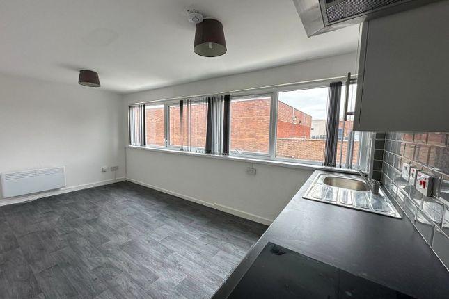 Flat 25, Maple Walk, Solihull photo 3