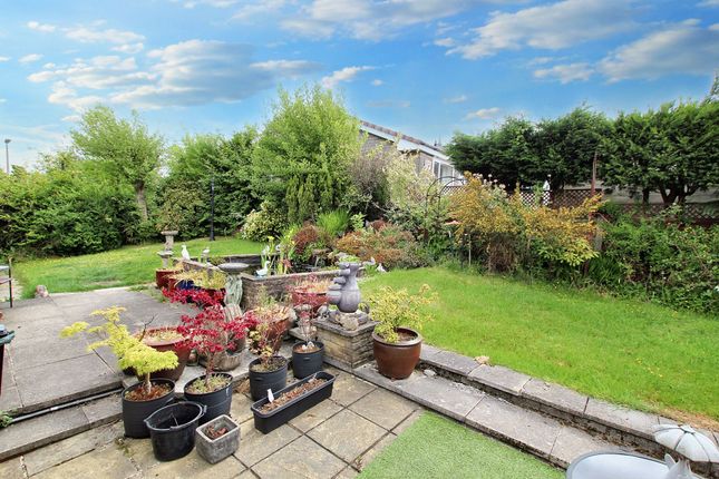 64 Harvelin Park, Todmorden photo 3