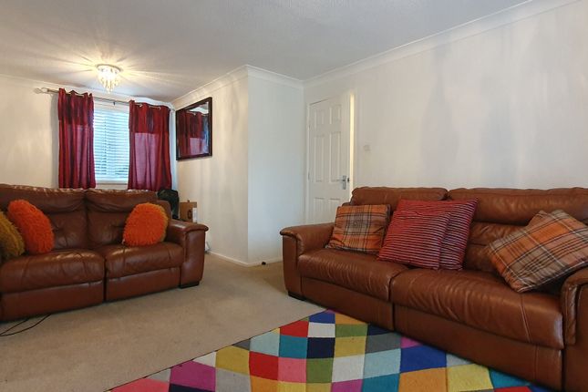 6 Toftes Place, Norwich photo 3