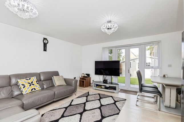 7, Witney Road, West Sussex photo 2