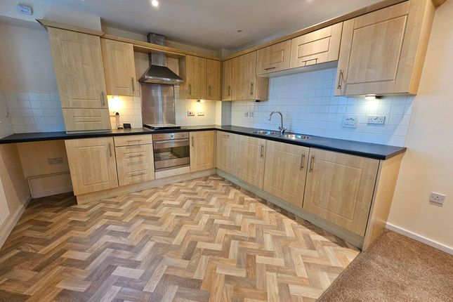 16 Raleigh Mead, South Molton photo 2