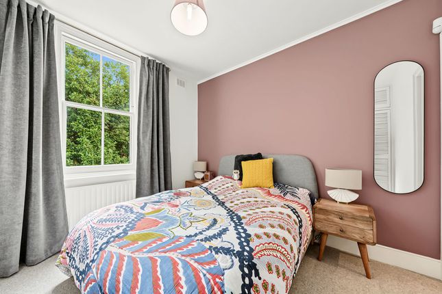 13b, Honeybrook Road, London photo 4