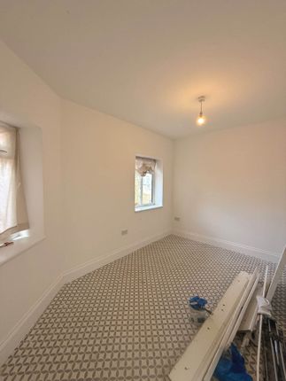 4, Thornton Avenue, West Drayton photo 4