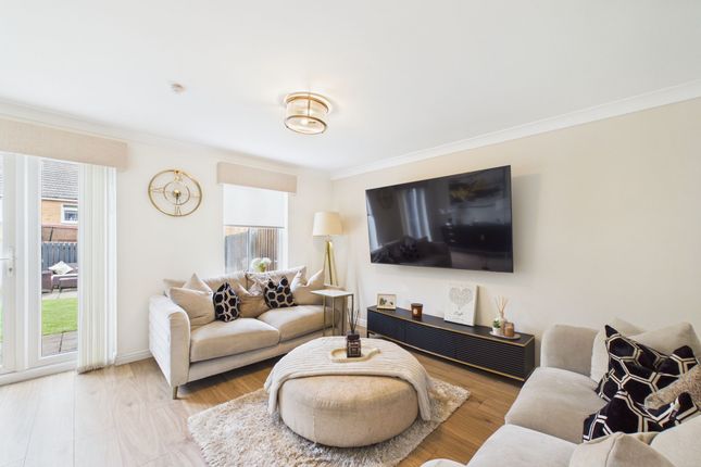 124 Philips Wynd, Hamilton photo 2