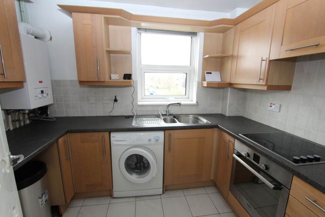 17, Hazelwood, Benfleet photo 4
