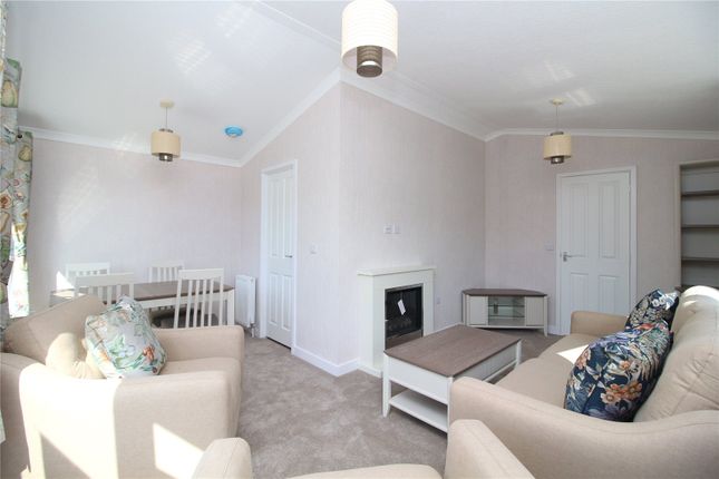 34, Woodlands Park, Hordle photo 2