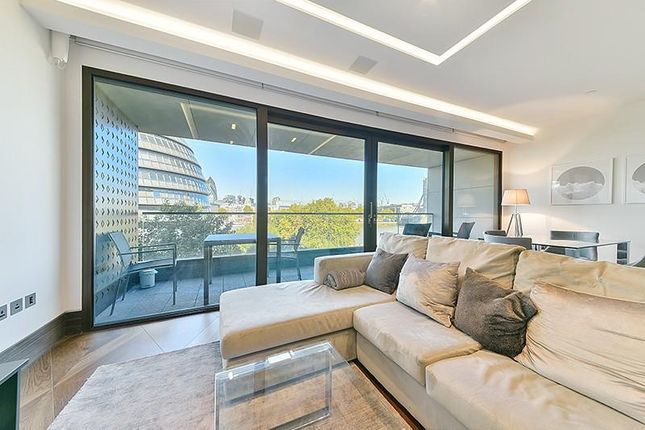 Thumbnail Flat to rent in Blenheim House, Crown Square, London
