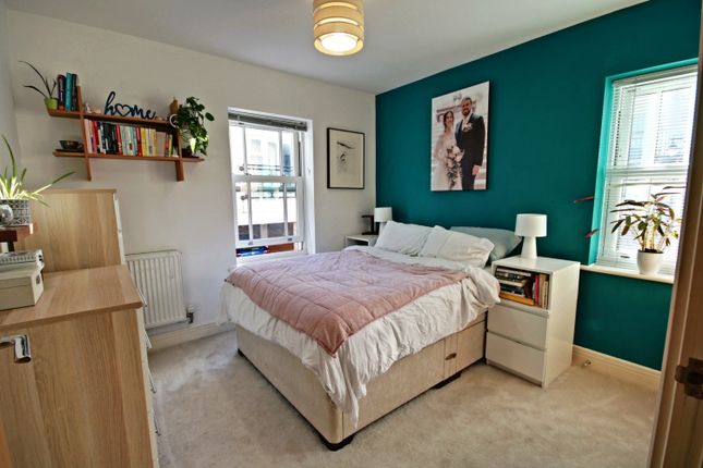 Hurlington Court 1 Woodmill Close, London photo 4
