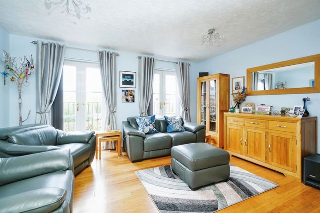 End terrace house for sale in Lucerne Avenue, Bicester