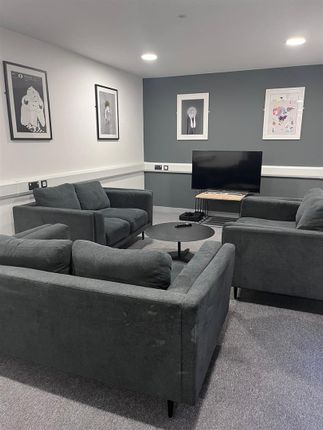 1-bed flat on S1, Great Patrick Street, Belfast, £663/mo
