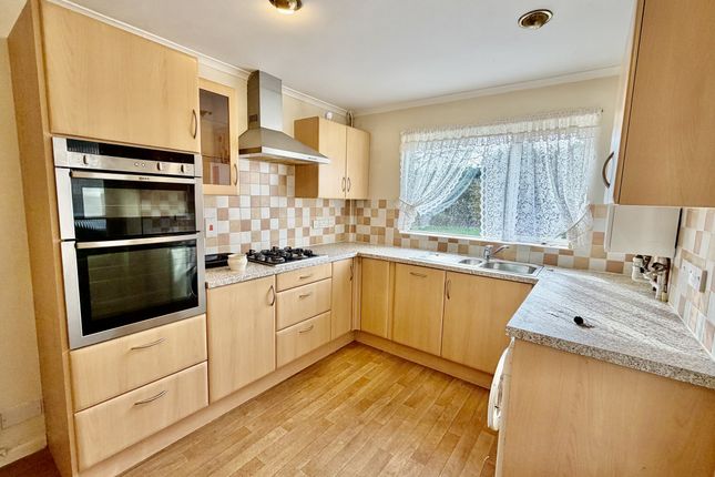 17 Butts Mead, Shaftesbury photo 3