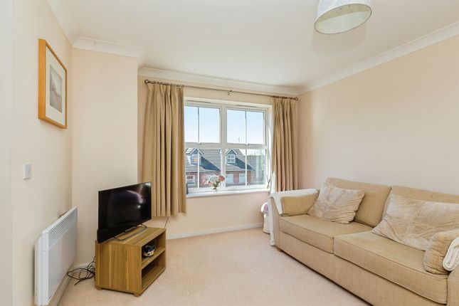 21, Juniper Drive, Aylesbury photo 2