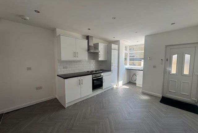 2, Emily Street, Burnley photo 3