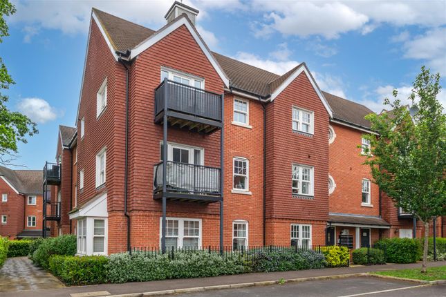 Flat for sale in Webber Street, Horley