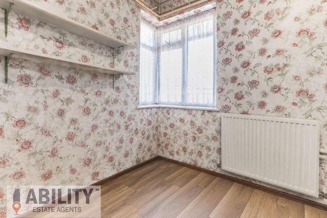 7774, Crosslands Avenue, London photo 4