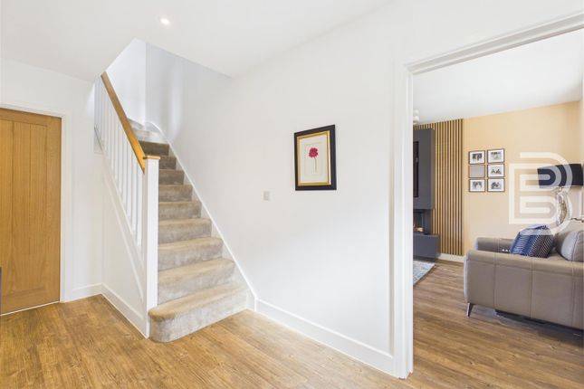 14, Chatton Close, Rugby photo 2