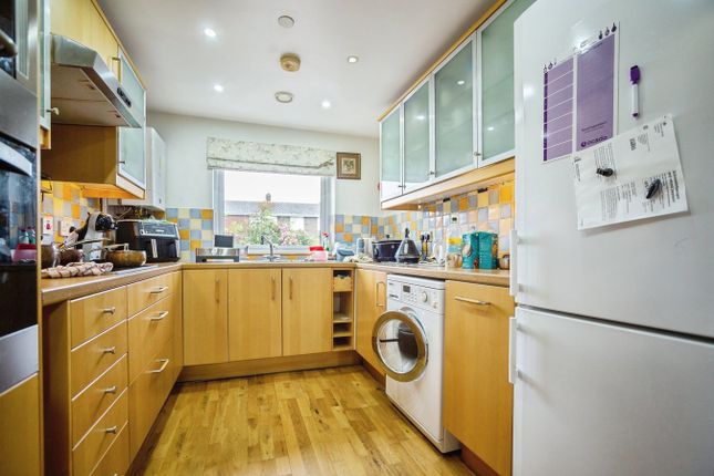 25, Jaggard Way, Tonbridge photo 4