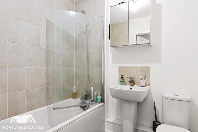 Flat for sale in Bird Cherry Lane, Harlow